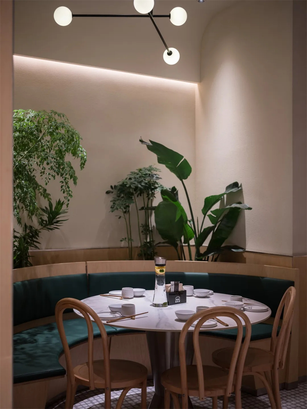 鄭州金博大推薦漁語魚四川小館裝修設(shè)計方案(圖5) 鄭州金博大推薦漁語魚四川小館裝修設(shè)計方案(圖5)