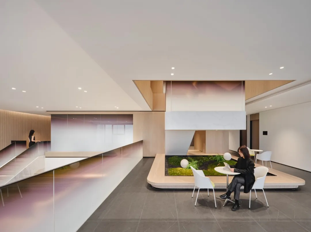 鄭州保利文化廣場辦公樓裝修設(shè)計方案(圖9) 鄭州保利文化廣場辦公樓裝修設(shè)計方案(圖9)