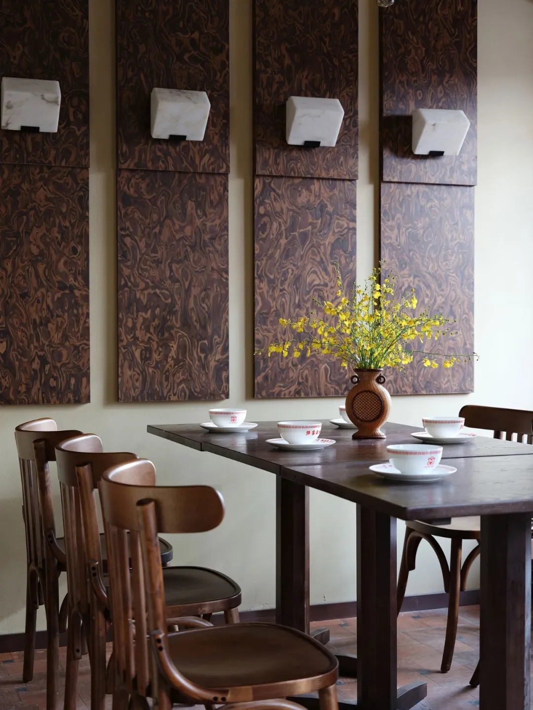 鄭州金博大推薦辣富友川菜館社區(qū)店裝修設(shè)計(jì)案例(圖6) 鄭州金博大推薦辣富友川菜館社區(qū)店裝修設(shè)計(jì)案例(圖6)