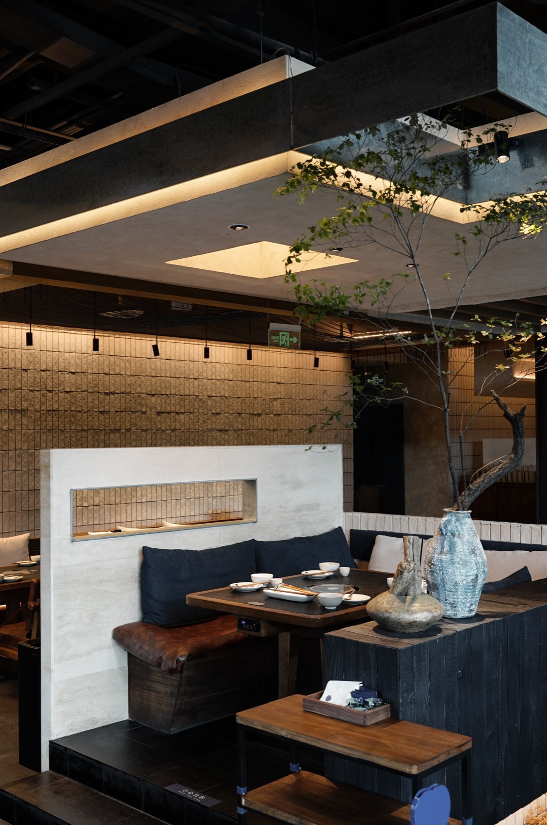 鄭州金博大推薦藍(lán)果子云南酸湯火鍋店裝修設(shè)計(jì)(圖6) 鄭州金博大推薦藍(lán)果子云南酸湯火鍋店裝修設(shè)計(jì)(圖6)