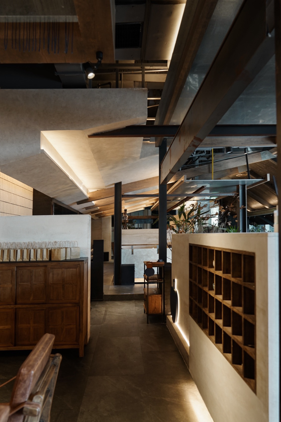 鄭州金博大推薦藍(lán)果子云南酸湯火鍋店裝修設(shè)計(jì)(圖8) 鄭州金博大推薦藍(lán)果子云南酸湯火鍋店裝修設(shè)計(jì)(圖8)