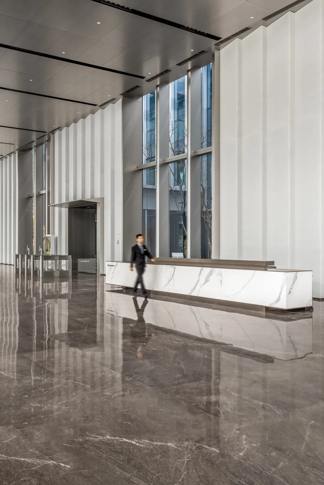 2萬6千平現(xiàn)代花園式商務(wù)辦公樓裝修設(shè)計方案(圖2) 2萬6千平現(xiàn)代花園式商務(wù)辦公樓裝修設(shè)計方案(圖2)