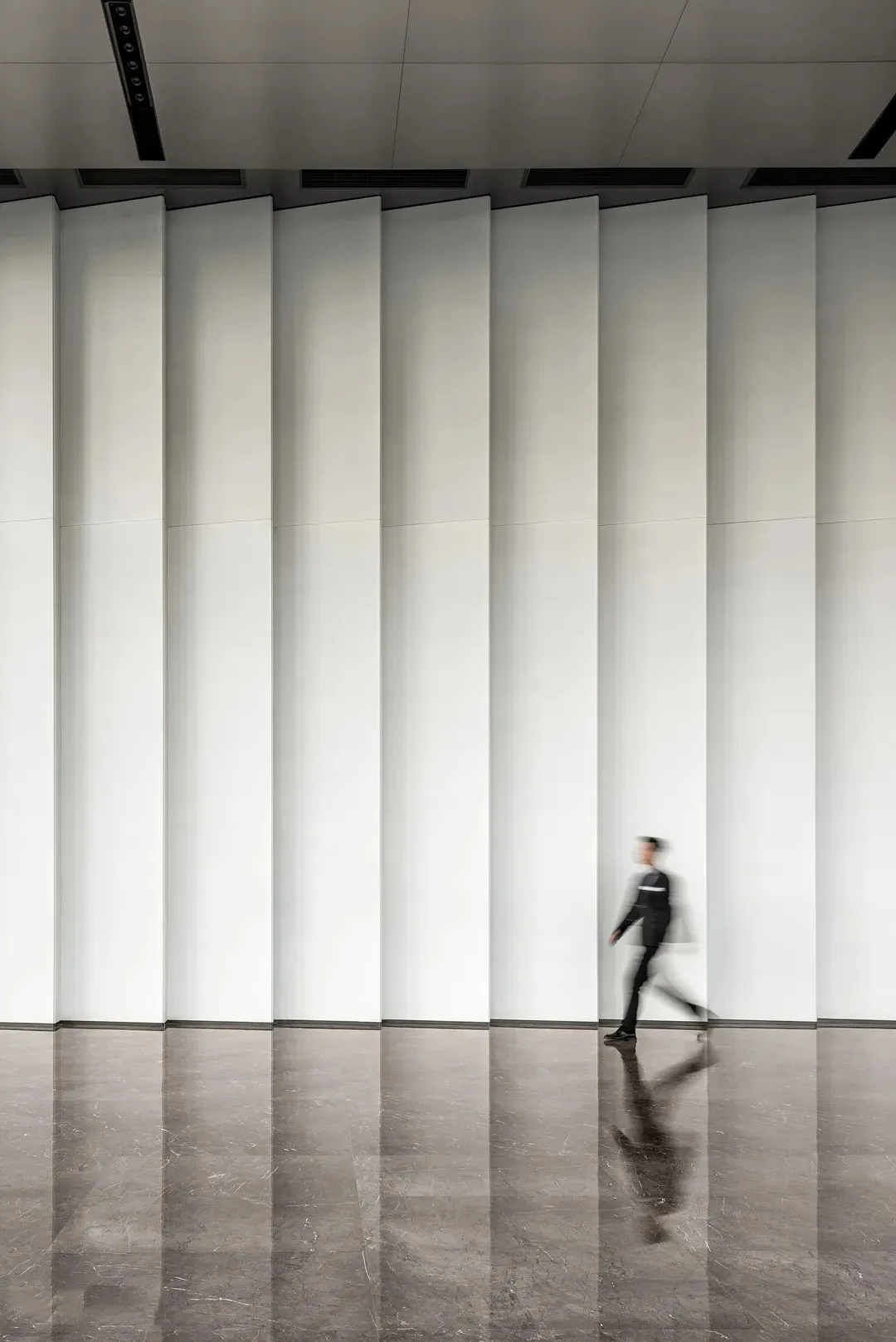 2萬6千平現(xiàn)代花園式商務(wù)辦公樓裝修設(shè)計方案(圖5) 2萬6千平現(xiàn)代花園式商務(wù)辦公樓裝修設(shè)計方案(圖5)