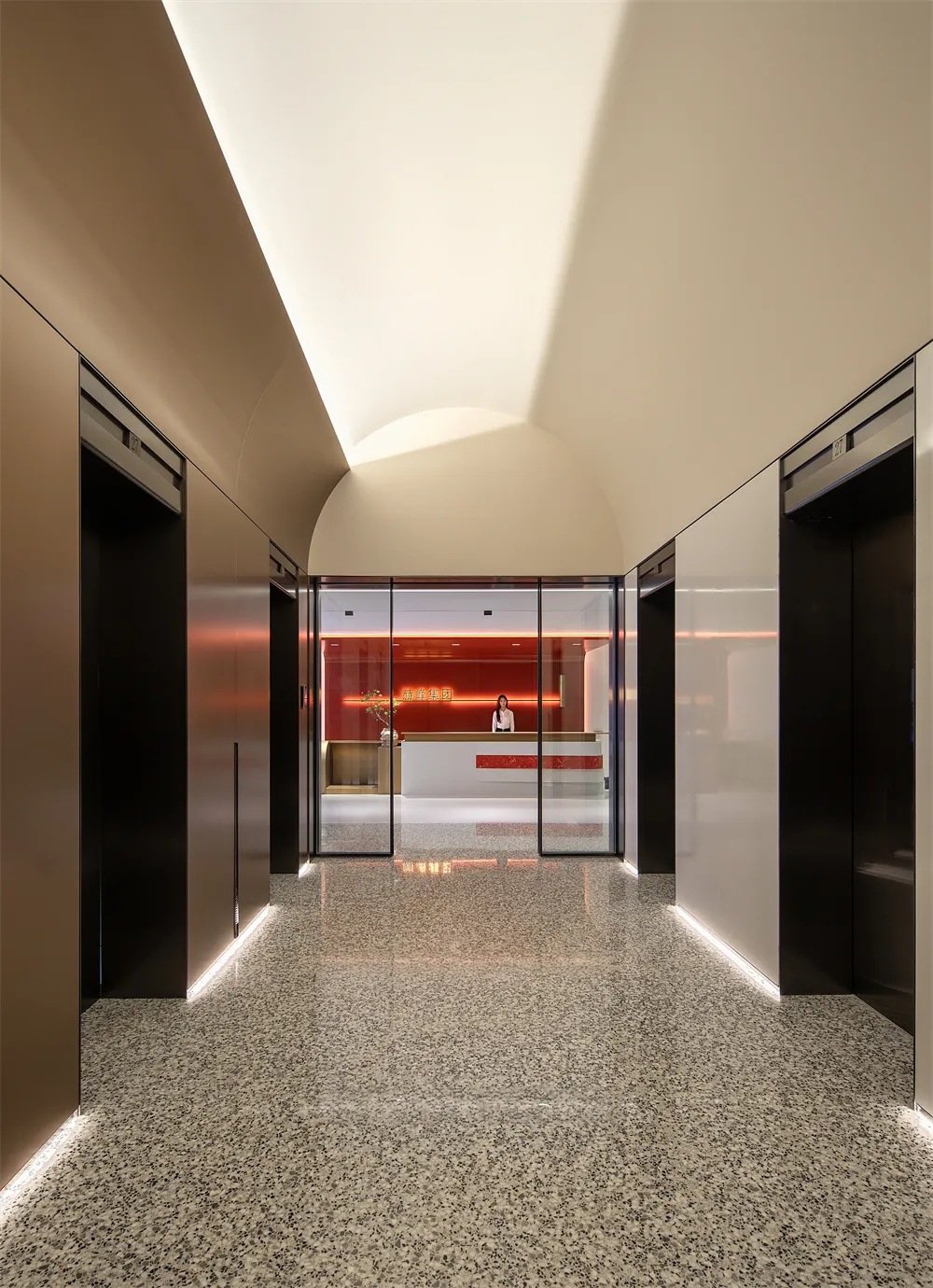 4200平赫峰集團總部辦公大樓裝修設(shè)計(圖1) 4200平赫峰集團總部辦公大樓裝修設(shè)計(圖1)