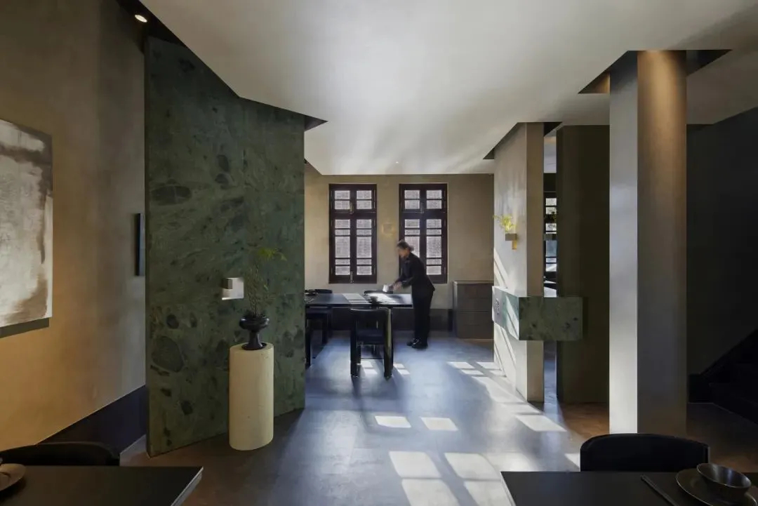 鄭州金博大推薦蔥蘢和牛小火鍋餐廳裝修設(shè)計(jì)(圖6) 鄭州金博大推薦蔥蘢和牛小火鍋餐廳裝修設(shè)計(jì)(圖6)