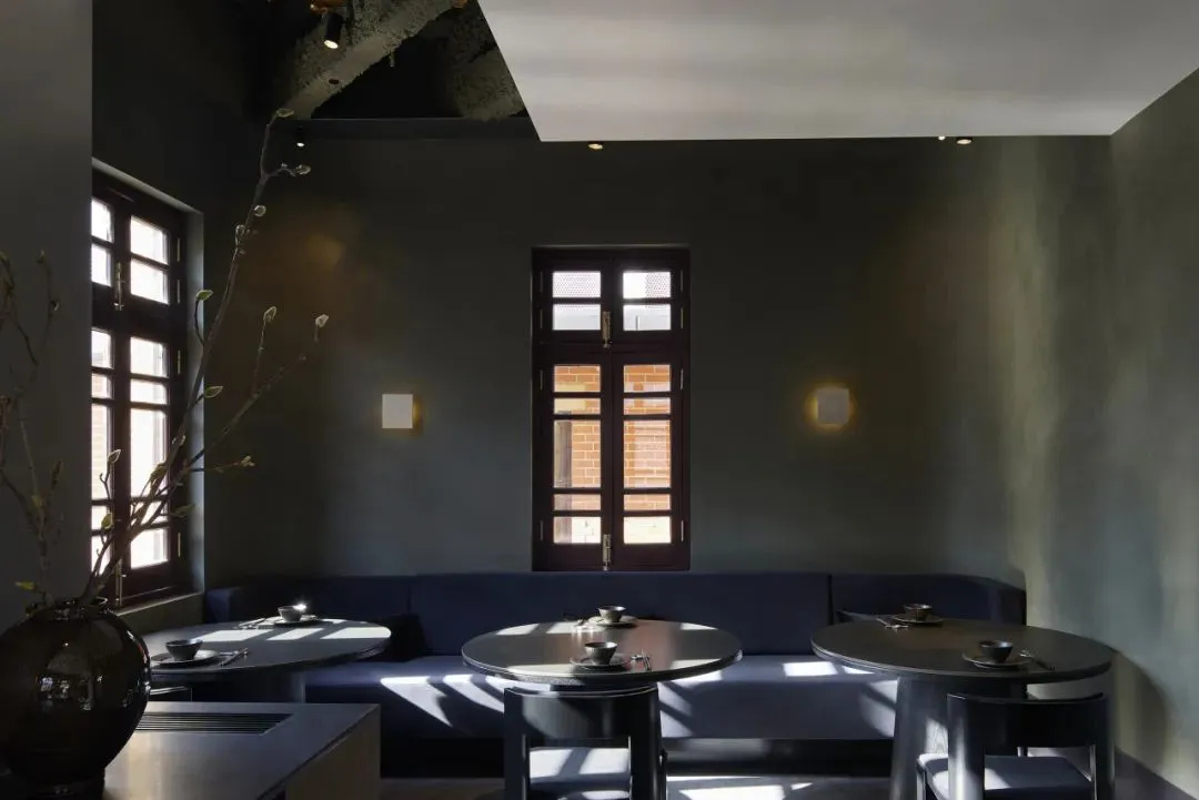 鄭州金博大推薦蔥蘢和牛小火鍋餐廳裝修設(shè)計(jì)(圖7) 鄭州金博大推薦蔥蘢和牛小火鍋餐廳裝修設(shè)計(jì)(圖7)