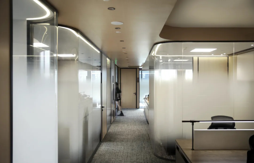 1200平現(xiàn)代東方珠光律師事務所裝修設計(圖13) 1200平現(xiàn)代東方珠光律師事務所裝修設計(圖13)