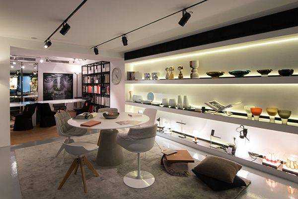 鄭州家具展廳裝修公司設(shè)計(jì)效果圖(圖8) 鄭州家具展廳裝修公司設(shè)計(jì)效果圖(圖8)